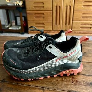 Altra Olympus 4 zero drop trail running shoes size 7.5